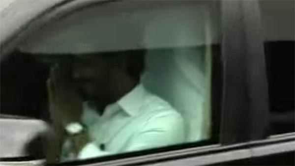 ಇನ್ಮುಂದೆ ರೇಂಜ್ ರೋವರ್ ಬದಲಿಗೆ ಟಾಟಾ ಸಫಾರಿ ಬಳಸಲಿದೆ ಗಾಂಧಿ ಕುಟುಂಬ..! ಇನ್ಮುಂದೆ ರೇಂಜ್ ರೋವರ್ ಬದಲಿಗೆ ಟಾಟಾ ಸಫಾರಿ ಬಳಸಲಿದೆ ಗಾಂಧಿ ಕುಟುಂಬ..!