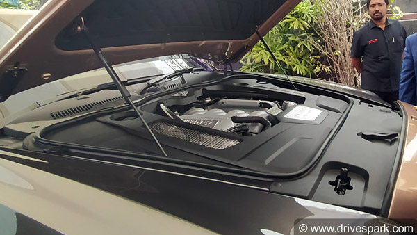 ಬರೋಬ್ಬರಿ 12 ಕೋಟಿ ಮೌಲ್ಯದ ಬೆಂಟ್ಲಿ ಮೊಜೊನ್ ಕಾರು ಖರೀದಿಸಿದ ಬೆಂಗಳೂರು ಉದ್ಯಮಿ