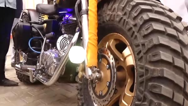 ಭಾರೀ ಗಾತ್ರದ ಮಾಡಿಫೈ ಬುಲೆಟ್ ಅಭಿವೃದ್ಧಿಪಡಿಸಿದ ಅಪ್ಪ- ಮಗ