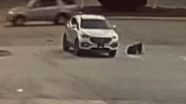 ರಿವರ್ಸ್ ಗೇರ್‍‍ನಲ್ಲಿ ಹಿಂದಕ್ಕೆ ಚಲಿಸಿದ ಎಸ್‍‍ಯುವಿ ಕಾರಣವೇನು ಗೊತ್ತಾ?