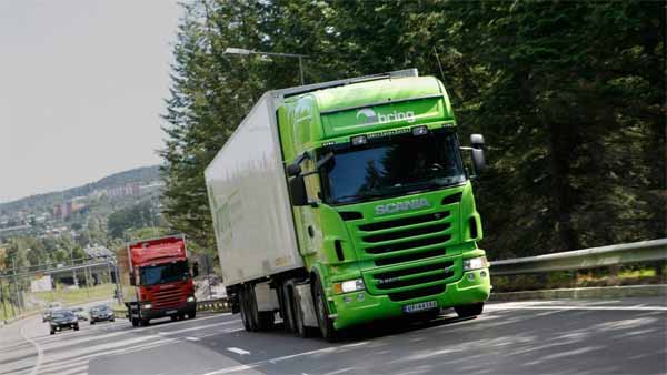 ಹೈವೇಯಲ್ಲಿ ಡ್ರೈವಿಂಗ್ ಮಾಡಲು 11 ಬಹುಮೂಲ್ಯ ಟಿಪ್ಸ್