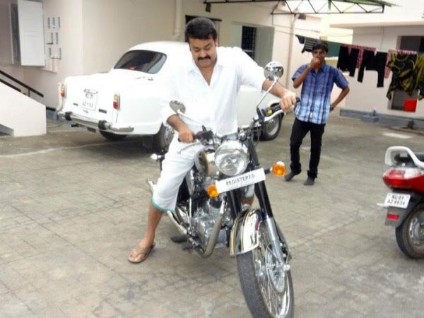 ರಾಯಲ್ ಎನ್‍‍ಫೀಲ್ಡ್ ಹೊಂದಿರುವ ಸೆಲೆಬ್ರಿಟಿಗಳು