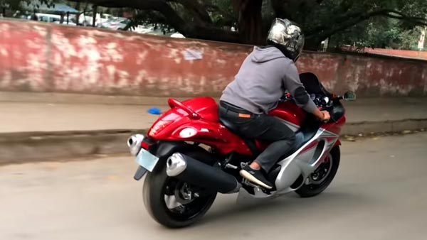 ಸುಜುಕಿ ಹಯಾಬುಸಾ ಬೈಕ್‍‍ನಂತೆ ಮಾಡಿಫೈಗೊಂಡ ಡಾಮಿನರ್ 400 