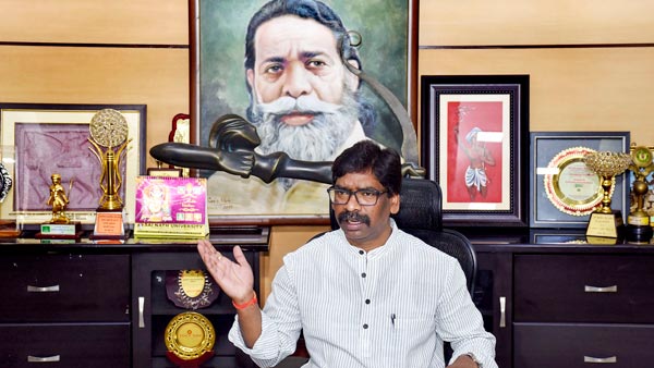 ಜಾವಾ ಬೈಕ್ ಚಾಲನೆ ಮಾಡಿದ ಮೊದಲ ಭಾರತೀಯ ಸಿ‍ಎಂ ಯಾರು ಗೊತ್ತಾ?