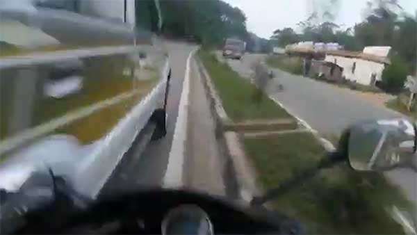 ಓವರ್‌ಟೇಕ್ ಮಾಡುವ ಮುನ್ನ ಹುಷಾರ್..!