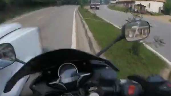 ಓವರ್‌ಟೇಕ್ ಮಾಡುವ ಮುನ್ನ ಹುಷಾರ್..!