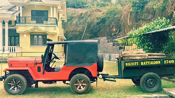 ನೆಚ್ಚಿನ ವಾಹನದ 50ನೇ ಹುಟ್ಟುಹಬ್ಬವನ್ನು ಆಚರಿಸಿದ ಅಪ್ಪ-ಮಗ