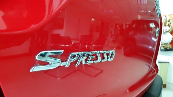 ಡ್ಯುಯಲ್ ಟೋನ್ನಲ್ಲಿ ಮಿಂಚುತ್ತಿರುವ ಎಸ್-ಪ್ರೆಸ್ಸೊ ವೀಡಿಯೋ ಬಹಿರಂಗ ಡ್ಯುಯಲ್ ಟೋನ್ನಲ್ಲಿ ಮಿಂಚುತ್ತಿರುವ ಎಸ್-ಪ್ರೆಸ್ಸೊ ವೀಡಿಯೋ ಬಹಿರಂಗ