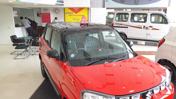 ಡ್ಯುಯಲ್ ಟೋನ್ನಲ್ಲಿ ಮಿಂಚುತ್ತಿರುವ ಎಸ್-ಪ್ರೆಸ್ಸೊ ವೀಡಿಯೋ ಬಹಿರಂಗ ಡ್ಯುಯಲ್ ಟೋನ್ನಲ್ಲಿ ಮಿಂಚುತ್ತಿರುವ ಎಸ್-ಪ್ರೆಸ್ಸೊ ವೀಡಿಯೋ ಬಹಿರಂಗ