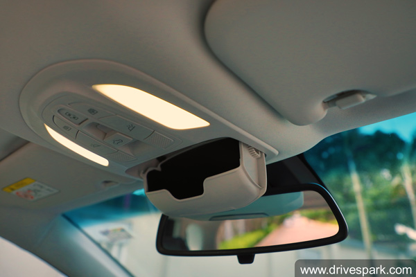 ನಡುರಸ್ತೆಯಲ್ಲೇ ಹೊತ್ತಿ ಉರಿದ ಹೊಚ್ಚ ಹೊಸ ಎಂಜಿ ಹೆಕ್ಟರ್ ಕಾರು..!