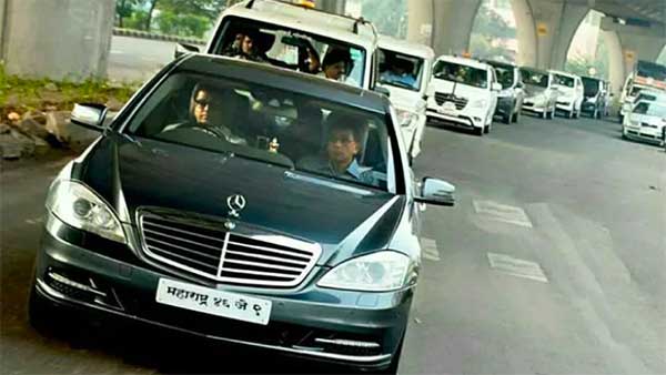 ಠಾಕ್ರೆ ಕುಟಂಬದವರು ಬಳಸುವ ಐಷಾರಾಮಿ ಕಾರುಗಳಿವು..! 