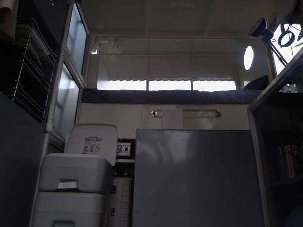 ಆಟೋದಲ್ಲೇ ಐಷಾರಾಮಿ ಮನೆ ಕಟ್ಟಿದ ಭೂಪ..!