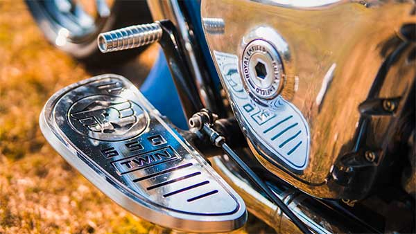 ವಿಶೇಷವಾಗಿ ಮಾಡಿಫೈಗೊಂಡ ರಾಯಲ್ ಎನ್‍‍ಫೀಲ್ಡ್ ಇಂಟರ್‍‍ಸೆಪ್ಟರ್