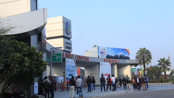 ಆಟೋ ಎಕ್ಸ್ ಪೋದಲ್ಲಿ ಅನಾವರಣಗೊಳ್ಳಲಿರುವ ಹೊಸ ಕಾರುಗಳೆಷ್ಟು ಗೊತ್ತಾ? ಆಟೋ ಎಕ್ಸ್ ಪೋದಲ್ಲಿ ಅನಾವರಣಗೊಳ್ಳಲಿರುವ ಹೊಸ ಕಾರುಗಳೆಷ್ಟು ಗೊತ್ತಾ?