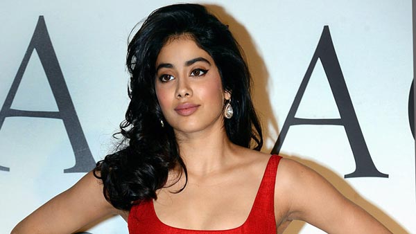 ದುಬಾರಿ ಬೆಲೆಯ ಕಾರು ಖರೀದಿಸಿದ ಜಾಹ್ನವಿ ಕಪೂರ್