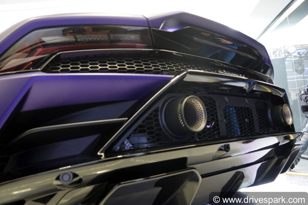 ಬಿಡುಗಡೆಯಾಯ್ತು ಹೊಸ ಲ್ಯಾಂಬೊರ್ಗಿನಿ ಹುರಾಕಾನ್ ಇವೊ ಆರ್‍‍ಡಬ್ಲ್ಯೂಡಿ