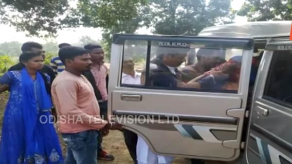 ಗಾಯಾಳುಗಳನ್ನು ತನ್ನ ಕಾರಿನಲ್ಲೇ ಆಸ್ಪತ್ರೆಗೆ ಕರೆದೊಯ್ದ ಶಾಸಕ..! ಗಾಯಾಳುಗಳನ್ನು ತನ್ನ ಕಾರಿನಲ್ಲೇ ಆಸ್ಪತ್ರೆಗೆ ಕರೆದೊಯ್ದ ಶಾಸಕ..!