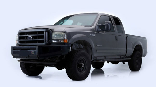 ರೂ.16 ಕೋಟಿಗಳಿಗೆ ಹರಾಜಾಯ್ತು ಈ ನಟನ ಕಾರು, ಬೈಕ್