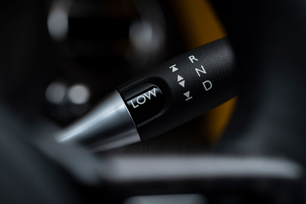 ಬಿಡುಗಡೆಯಾಯ್ತು ದುಬಾರಿ ಬೆಲೆಯ ರೋಲ್ಸ್ ರಾಯ್ಸ್ ಕಲಿನನ್ ಬ್ಲಾಕ್ ಬ್ಯಾಡ್ಜ್