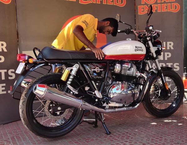 ಬಿಎಸ್-6 ಟ್ವಿನ್ ಬೈಕುಗಳ ವಿತರಣೆ ಆರಂಭಿಸಿದ ರಾಯಲ್ ಎನ್‍ಫೀಲ್ಡ್