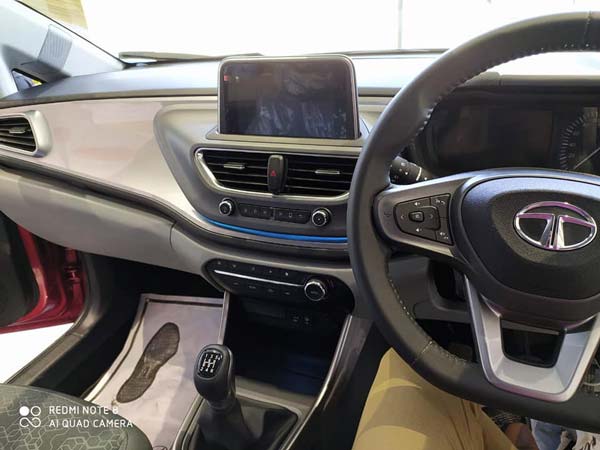 ಡೀಲರ್‍‍ಶಿಪ್ ತಲುಪಿದ ಟಾಟಾ ಆಲ್ಟ್ರೋಜ್ ಕಾರು