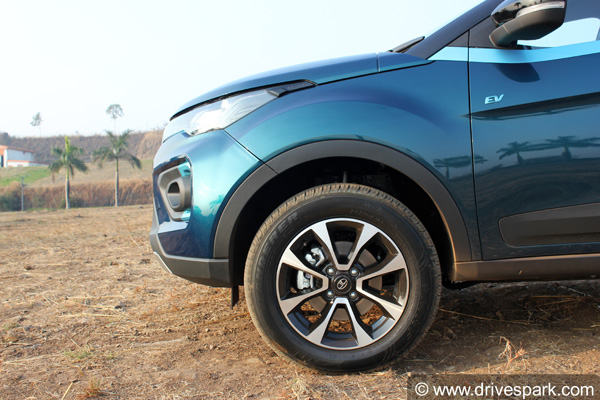 ಫಸ್ಟ್ ಡ್ರೈವ್‍ ರಿವ್ಯೂ: ಬಿಡುಗಡೆಗೂ ಮುನ್ನವೇ ಗಮನಸೆಳೆದ ಟಾಟಾ ನೆಕ್ಸಾನ್ ಎಲೆಕ್ಟ್ರಿಕ್