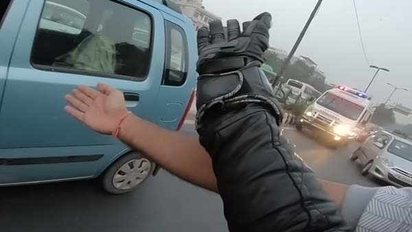 ಆಂಬ್ಯುಲೆನ್ಸ್ ಗೆ ತಡೆಯೊಡ್ಡಿದ ಬಿಜೆಪಿ ಮುಖಂಡ