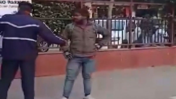 ದಂಡ ವಿಧಿಸಿದ್ದಕ್ಕೆ ಬೈಕಿಗೆ ಬೆಂಕಿಯಿಟ್ಟ ಯುವಕ..!