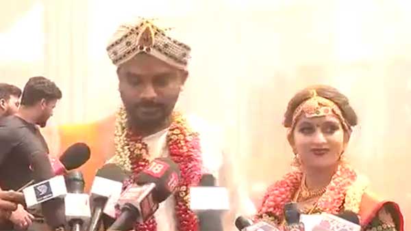 ಚಂದನ್ ಶೆಟ್ಟಿ - ನಿವೇದಿತಾ ಗಿಫ್ಟ್ ಪಡೆದ ಜಾಗ್ವಾರ್ ಕಾರಿನ ವಿಶೇಷತೆಗಳೇನು ಗೊತ್ತಾ?