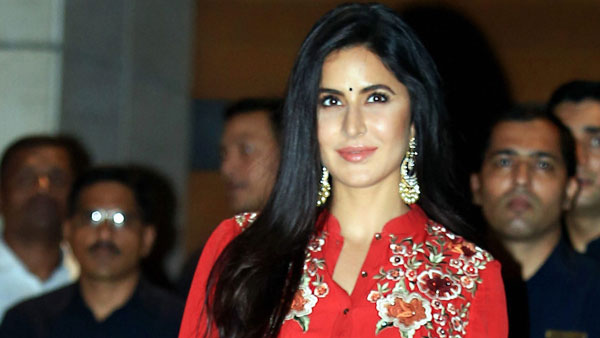 ಹೆಲ್ಮೆಟ್ ಧರಿಸದೇ ಬೈಕ್ ಚಲಾಯಿಸಿದ ಅಕ್ಷಯ್ ಕುಮಾರ್