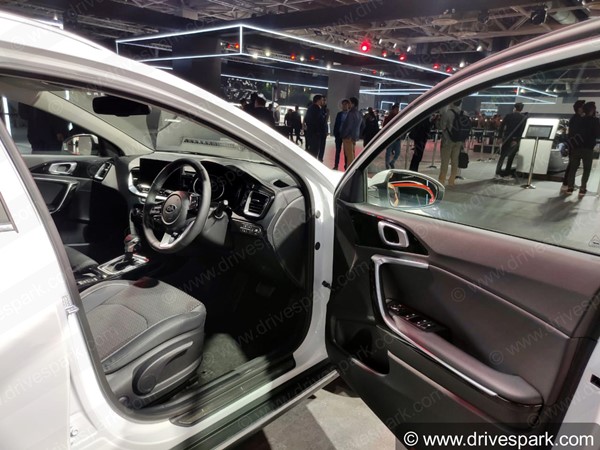 ಆಟೋ ಎಕ್ಸ್‌ಪೋ 2020: ಕಿಯಾ ಐಷಾರಾಮಿ ಸ್ಪೋರ್ಟಿ ಕಂಪ್ಯಾಕ್ಟ್ ಕ್ರಾಸ್ಓವರ್ ಅನಾವರಣ