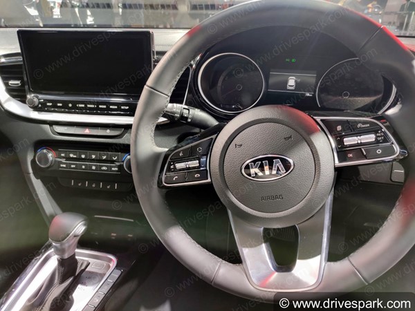 ಆಟೋ ಎಕ್ಸ್‌ಪೋ 2020: ಕಿಯಾ ಐಷಾರಾಮಿ ಸ್ಪೋರ್ಟಿ ಕಂಪ್ಯಾಕ್ಟ್ ಕ್ರಾಸ್ಓವರ್ ಅನಾವರಣ