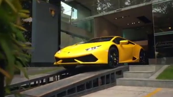 ಸೂಪರ್‍‍ಕಾರುಗಳನ್ನು ವಶಕ್ಕೆ ಪಡೆದ ಪೊಲೀಸರು, ಕಾರಣವೇನು ಗೊತ್ತಾ?