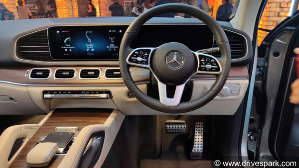 2020ರ ಮೊದಲ ಜಿ‍ಎಲ್‍ಇ ಎಸ್‍‍ಯುವಿಯನ್ನು ವಿತರಿಸಿದ ಮರ್ಸಿಡಿಸ್ ಬೆಂಝ್ 