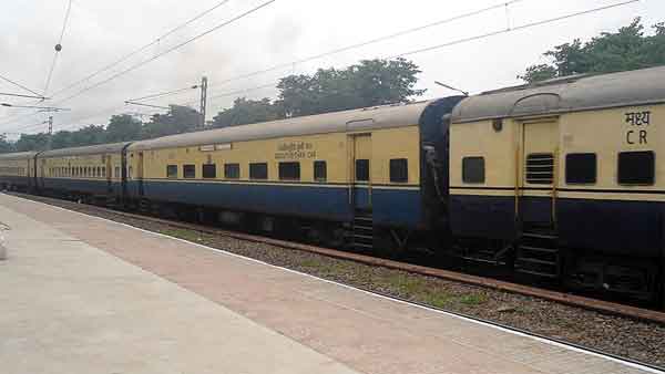 ಇದು ನಂಬಲೇಬೇಕಾದ ಸತ್ಯ - ಕುದುರೆಗೆ ಶರಣಾಗಿದ್ದ ಸ್ಟೀಮ್ ಎಂಜಿನ್ ರೈಲು