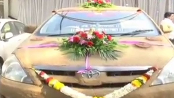 ಹಸು ಸಗಣಿಯಿಂದ ಅಲಂಕಾರಗೊಂಡ ಇಗ್ನಿಸ್ ಕಾರಿಗೆ ಮೊದಲ ಬಹುಮಾನ..!