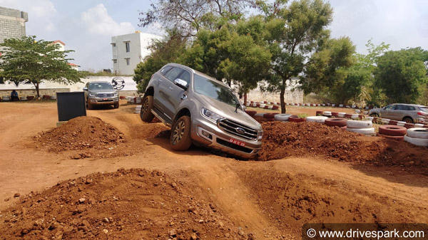 ಆಫ್ ರೋಡ್ ಡ್ರೈವ್: ಹೊಸ ಎಂಜಿನ್‍‍ನೊಂದಿಗೆ ಘರ್ಜಿಸಿದ ಬಿ‍ಎಸ್ 6 ಫೋರ್ಡ್ ಎಂಡೀವರ್