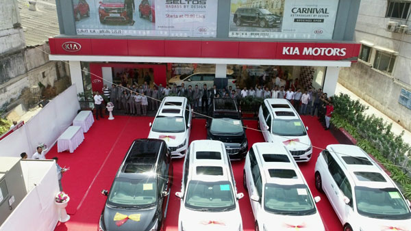 ಕಿಯಾ ಕಾರ್ನಿವಾಲ್ ಕಾರಿಗೆ ಭರ್ಜರಿ ಬೇಡಿಕೆ- ಒಂದೇ ದಿನದಲ್ಲಿ 11 ಯುನಿಟ್ ವಿತರಣೆ..!