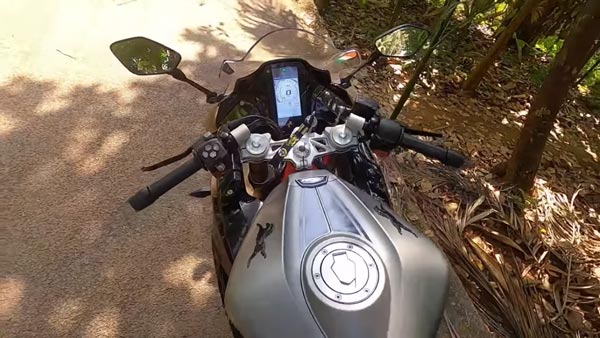 ಕರೋನಾದಿಂದ ಬೈಕ್ ಕಳೆದುಕೊಂಡ ಯುವಕನಿಗೆ ಸರ್ ಪ್ರೈಸ್ ಗಿಫ್ಟ್ ನೀಡಿದ ಟಿವಿಎಸ್