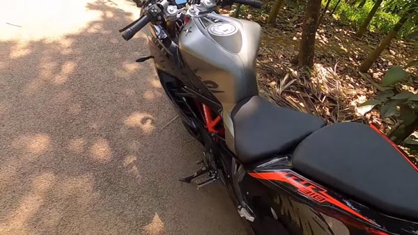 ಕರೋನಾದಿಂದ ಬೈಕ್ ಕಳೆದುಕೊಂಡ ಯುವಕನಿಗೆ ಸರ್ ಪ್ರೈಸ್ ಗಿಫ್ಟ್ ನೀಡಿದ ಟಿವಿಎಸ್