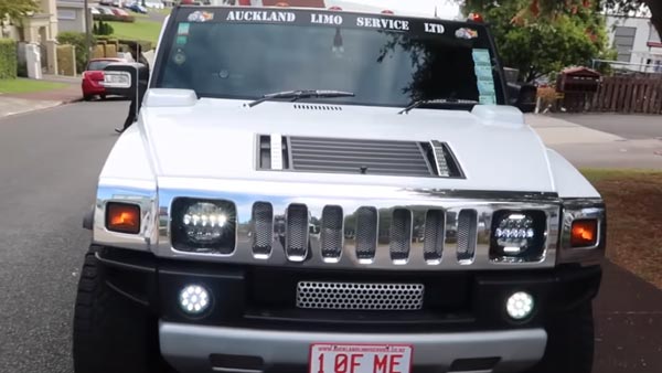 ಹೆತ್ತವರಿಗೆ ಸರ್ ಪ್ರೈಸ್ ಗಿಫ್ಟ್ ನೀಡಿದ ಅನಿವಾಸಿ ಭಾರತೀಯ..!