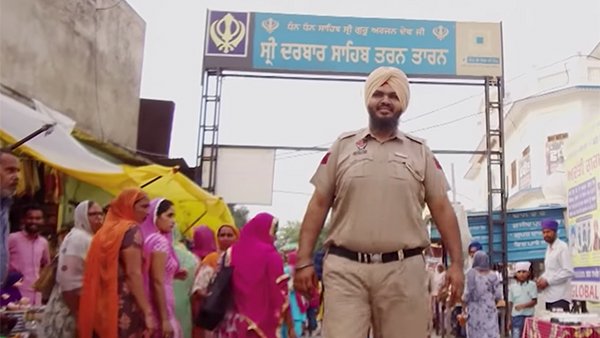 ಬೊಲೆರೊ ಕಾರು ಮಾಡಿಫೈ ಮಾಡಿದ ದೈತ್ಯ ಪೊಲೀಸ್ ಬೊಲೆರೊ ಕಾರು ಮಾಡಿಫೈ ಮಾಡಿದ ದೈತ್ಯ ಪೊಲೀಸ್