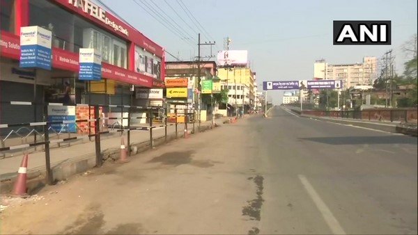 ಕರೋನಾ ವೈರಸ್‌ ಎಫೆಕ್ಟ್- ಮನೆಗೆ ತೆರಳಲು ಬಸ್ ಸಿಗದೆ ಈ ಕೂಲಿ ಕಾರ್ಮಿಕರು ಕೊನೆಗೆ ಮಾಡಿದ್ದೇನು ಗೊತ್ತಾ?