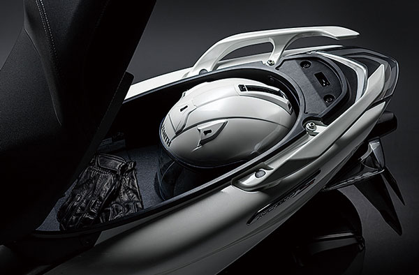 ಬಿಡುಗಡೆಯಾದ ಯಮಹಾ ಮ್ಯಾಕ್ಸಿ ಸ್ಕೂಟರ್