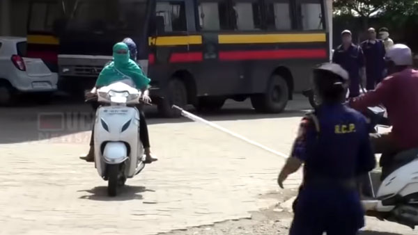 ಲಾಕ್ಡೌನ್ ಎಫೆಕ್ಟ್: ತಪ್ಪಿಸಿಕೊಳ್ಳಲು ಯತ್ನಿಸಿ ತಗ್ಲಾಕಿಕೊಂಡ ಯುವತಿಯರು..! ಲಾಕ್ಡೌನ್ ಎಫೆಕ್ಟ್: ತಪ್ಪಿಸಿಕೊಳ್ಳಲು ಯತ್ನಿಸಿ ತಗ್ಲಾಕಿಕೊಂಡ ಯುವತಿಯರು..!