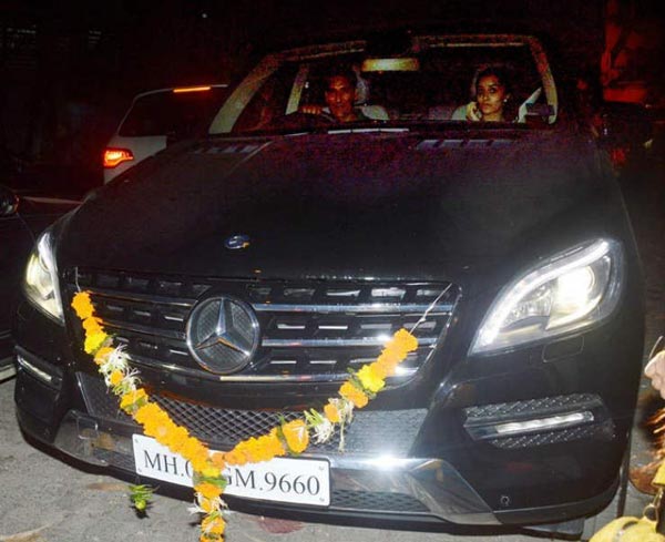 ಭಾರತೀಯ ಸೆಲೆಬ್ರಿಟಿಗಳ ಮೊದಲ ಕಾರುಗಳಿವು..!