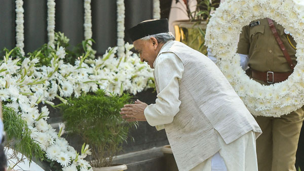 ಕರೋನಾ ವೈರಸ್ ಎಫೆಕ್ಟ್: ಹೊಸ ಕಾರು ಖರೀದಿ ಯೋಜನೆ ಕೈಬಿಟ್ಟ ರಾಜ್ಯಪಾಲರು