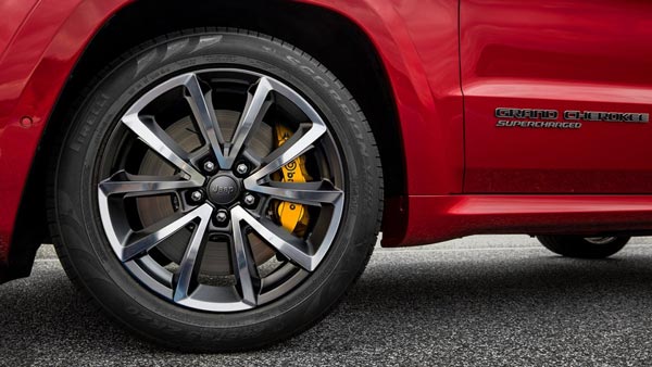 ಧೋನಿ ಕಾರು-ಬೈಕುಗಳ ಕಲೆಕ್ಷನ್ ಹೊಂದಿರುವ ಗ್ಯಾರೇಜ್ ಹೇಗಿದೆ ಗೊತ್ತಾ?