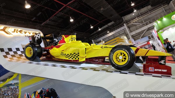 ಲಾಕ್ಡೌನ್ ವಿನಾಯ್ತಿ: ಜೆಕೆ ಟೈರ್ ಉತ್ಪಾದನೆಗೆ ಸಿಕ್ತು ಚಾಲನೆ ಲಾಕ್ಡೌನ್ ವಿನಾಯ್ತಿ: ಜೆಕೆ ಟೈರ್ ಉತ್ಪಾದನೆಗೆ ಸಿಕ್ತು ಚಾಲನೆ