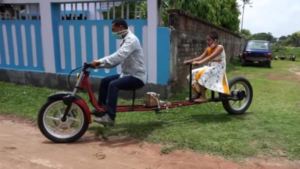 ಮಗಳಿಗಾಗಿ ಸಾಮಾಜಿಕ ಅಂತರದ ವಾಹನ ತಯಾರಿಸಿದ ಮೆಕಾನಿಕ್ ಮಗಳಿಗಾಗಿ ಸಾಮಾಜಿಕ ಅಂತರದ ವಾಹನ ತಯಾರಿಸಿದ ಮೆಕಾನಿಕ್